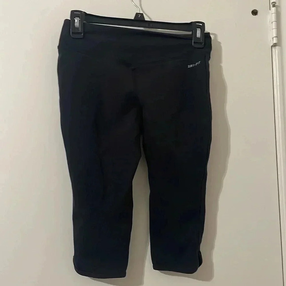 Nike Dri-Fit Capri Leggings Size S - Picture 2 of 7